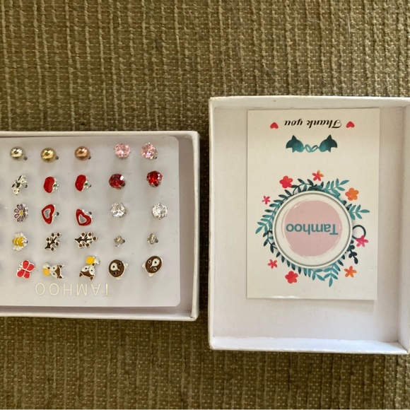 Tamhoo studded ear rings new - Picture 2 of 2